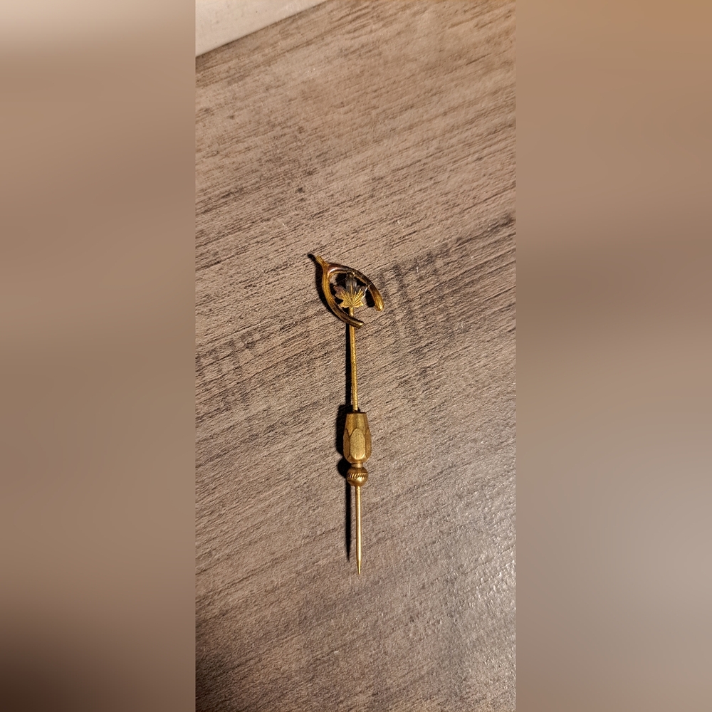 Vintsge Gold Leaf Stick Pin